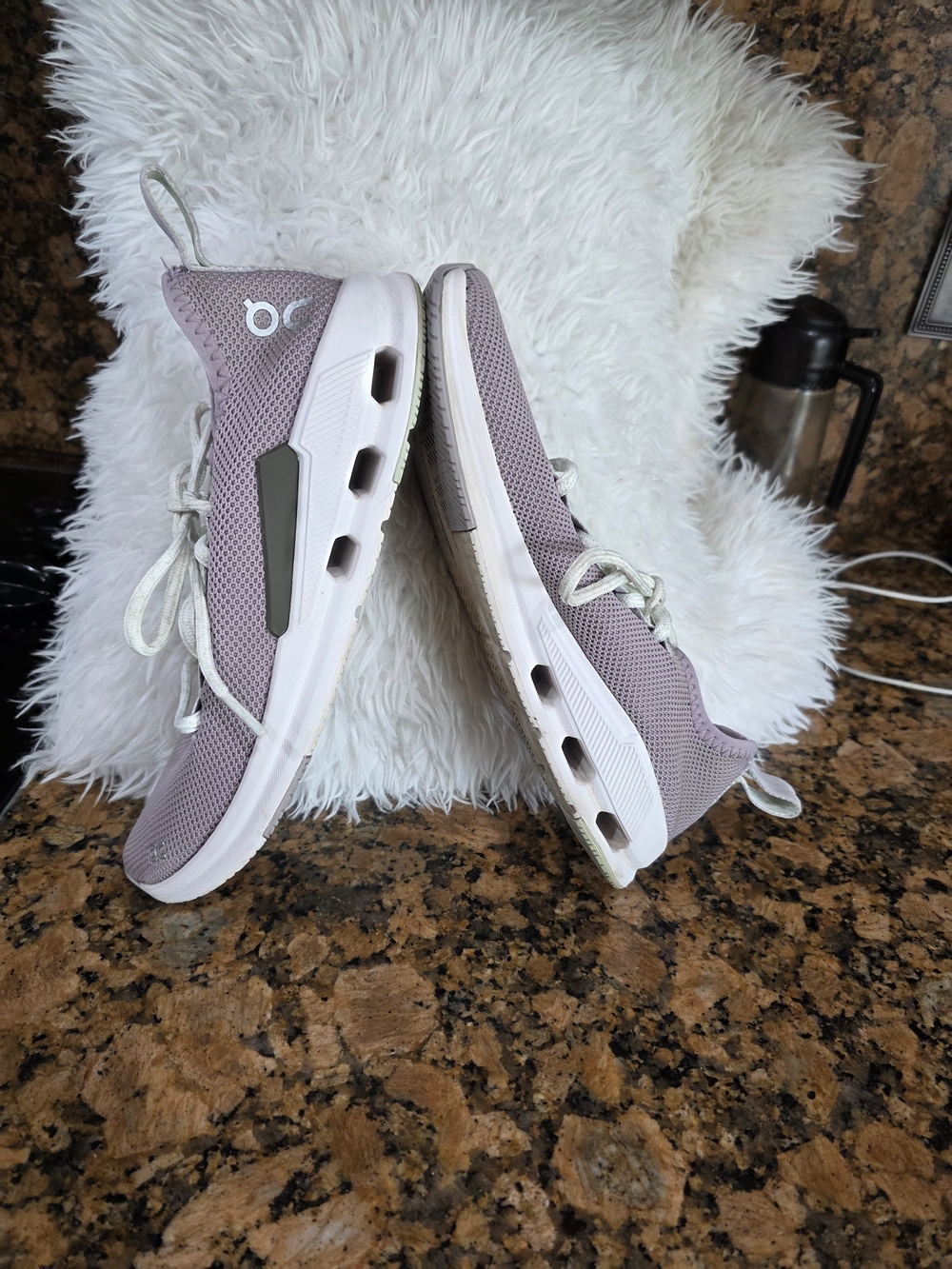 On Running Cloud Lightweight Women's Running Shoes in Mauve
